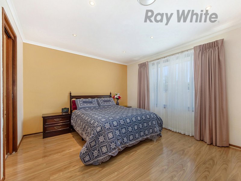 Photo - 18 Narong Place, Keilor Downs VIC 3038 - Image 8