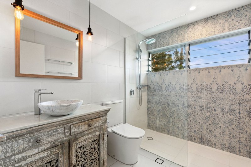 Photo - 1/8 Natasha Avenue, Noosa Heads QLD 4567 - Image 12