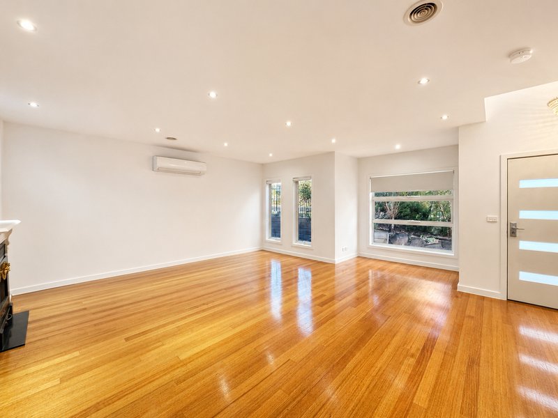 Photo - 18 Nedlands Drive, Highton VIC 3216 - Image 3