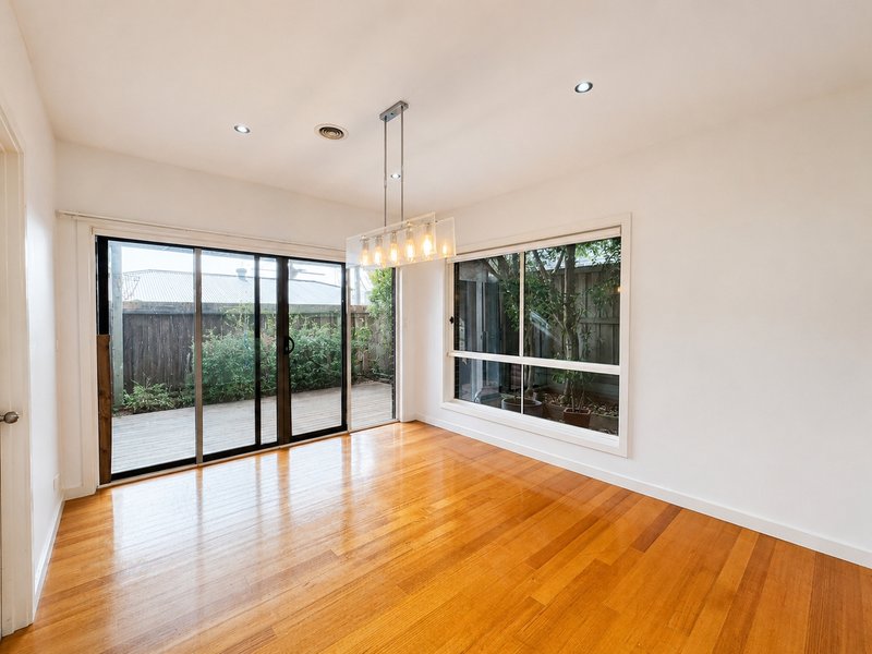 Photo - 18 Nedlands Drive, Highton VIC 3216 - Image 5