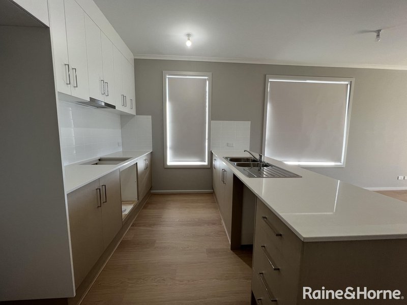 Photo - 18 Newbridge Parade, Murray Bridge SA 5253 - Image 4
