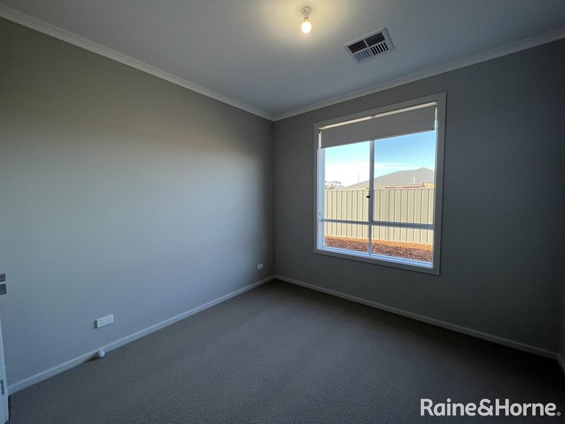Photo - 18 Newbridge Parade, Murray Bridge SA 5253 - Image 10