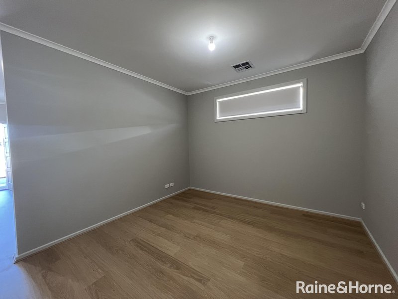 Photo - 18 Newbridge Parade, Murray Bridge SA 5253 - Image 11