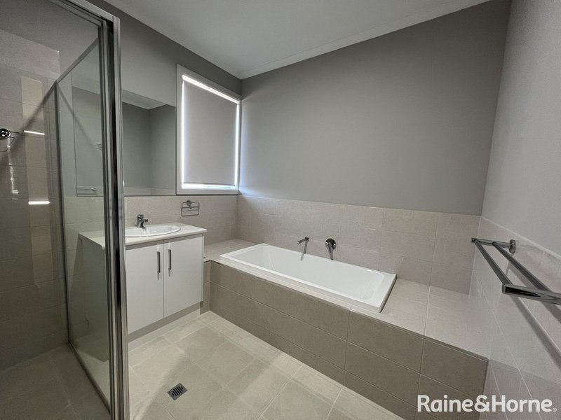 Photo - 18 Newbridge Parade, Murray Bridge SA 5253 - Image 14