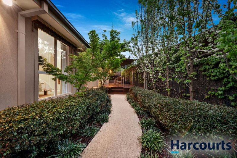 Photo - 18 Newstead Way, Wantirna South VIC 3152 - Image 14