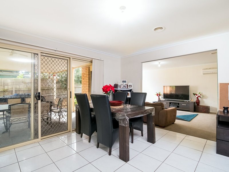 Photo - 18. Nirringa Drive, Hampton Park VIC 3976 - Image 4