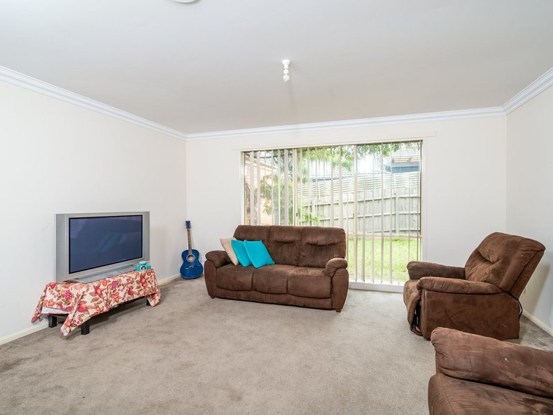 Photo - 18. Nirringa Drive, Hampton Park VIC 3976 - Image 5