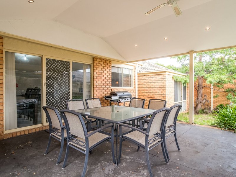 Photo - 18. Nirringa Drive, Hampton Park VIC 3976 - Image 13