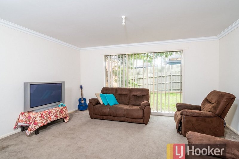 Photo - 18 Nirringa Drive, Hampton Park VIC 3976 - Image 3