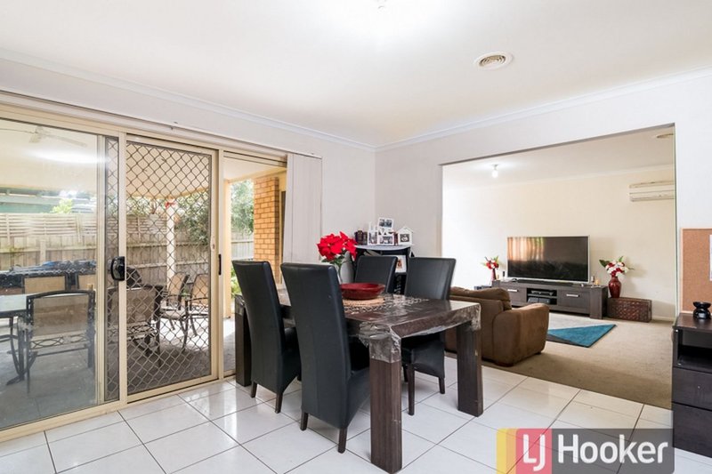 Photo - 18 Nirringa Drive, Hampton Park VIC 3976 - Image 4