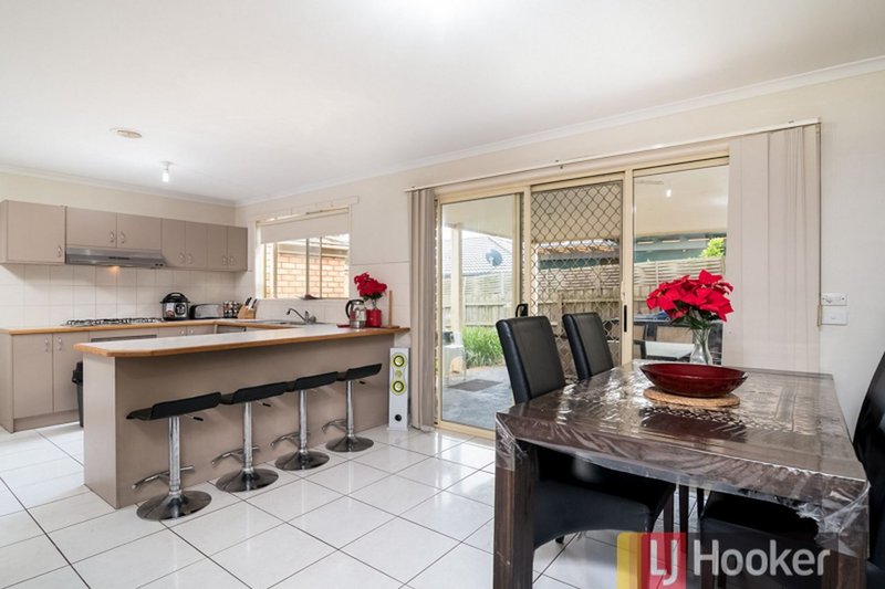 Photo - 18 Nirringa Drive, Hampton Park VIC 3976 - Image 5