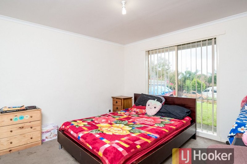 Photo - 18 Nirringa Drive, Hampton Park VIC 3976 - Image 7