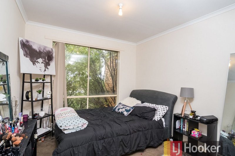 Photo - 18 Nirringa Drive, Hampton Park VIC 3976 - Image 10