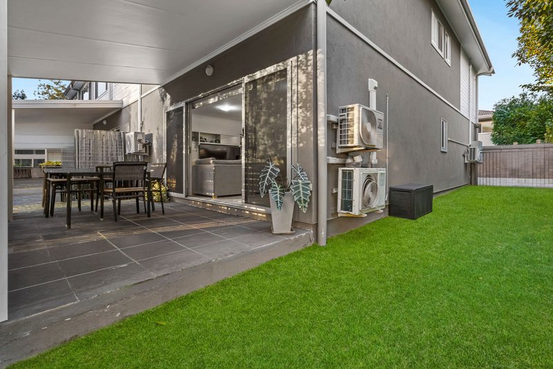 Photo - 1/8 Norfolk Street, Parkinson QLD 4115 - Image 1