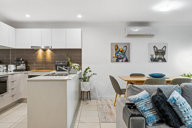 Photo - 1/8 Norfolk Street, Parkinson QLD 4115 - Image 6