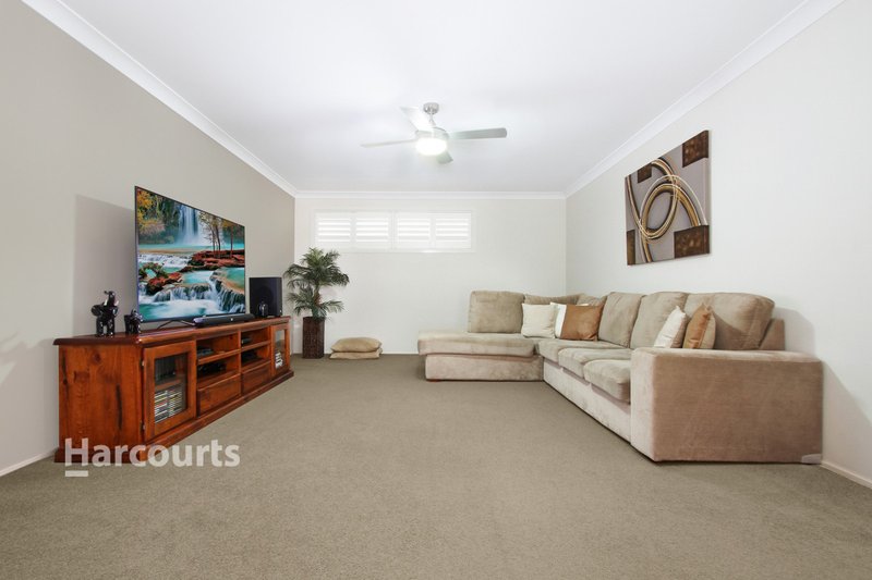 Photo - 18 Norman Clark Crescent, Horsley NSW 2530 - Image 7