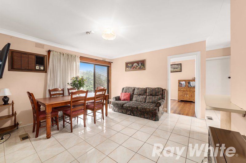 Photo - 18 O'Brien Crescent, Blackburn South VIC 3130 - Image 4