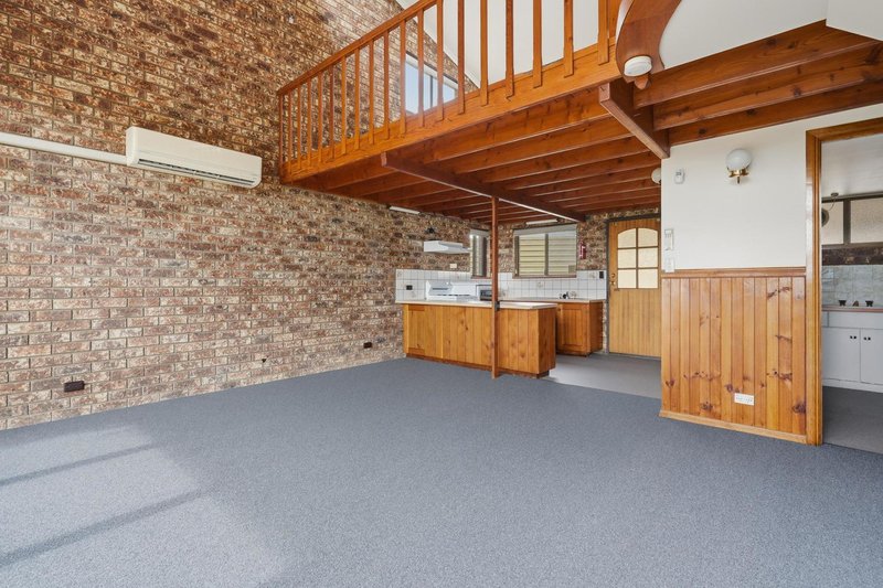 Photo - 18 Olive Street, Newstead TAS 7250 - Image 8