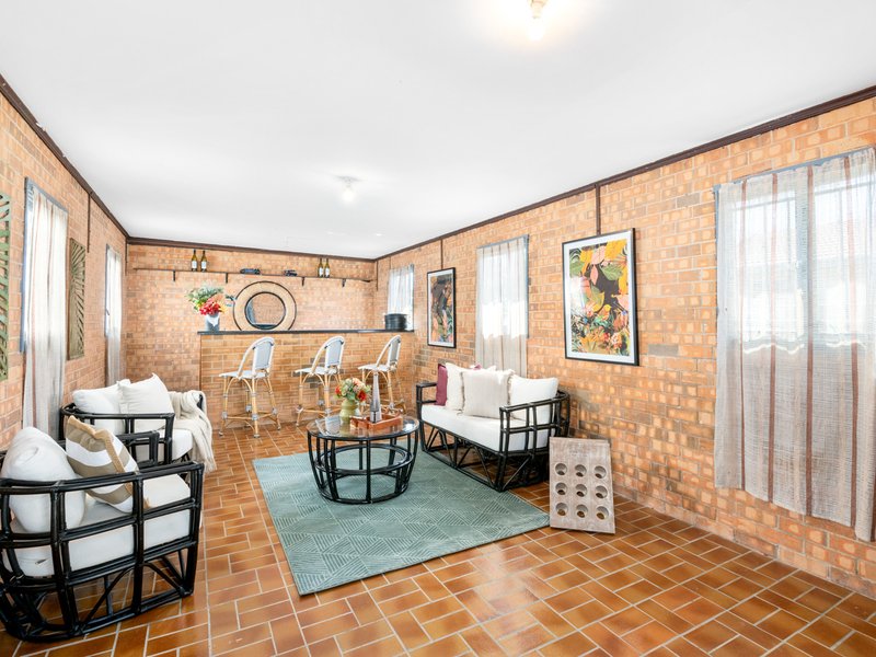 Photo - 18 Olivella Street, Mansfield QLD 4122 - Image 14