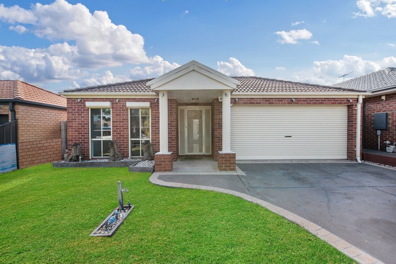 18 Olsen Retreat, Caroline Springs VIC 3023