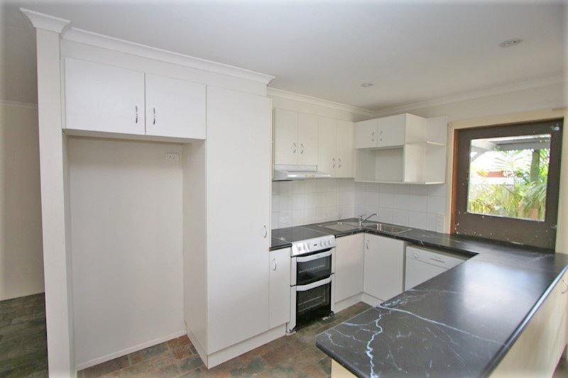 Photo - 1/8 Orkney Place, Labrador QLD 4215 - Image 3