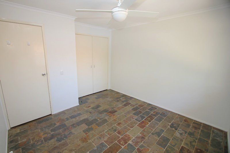 Photo - 1/8 Orkney Place, Labrador QLD 4215 - Image 5