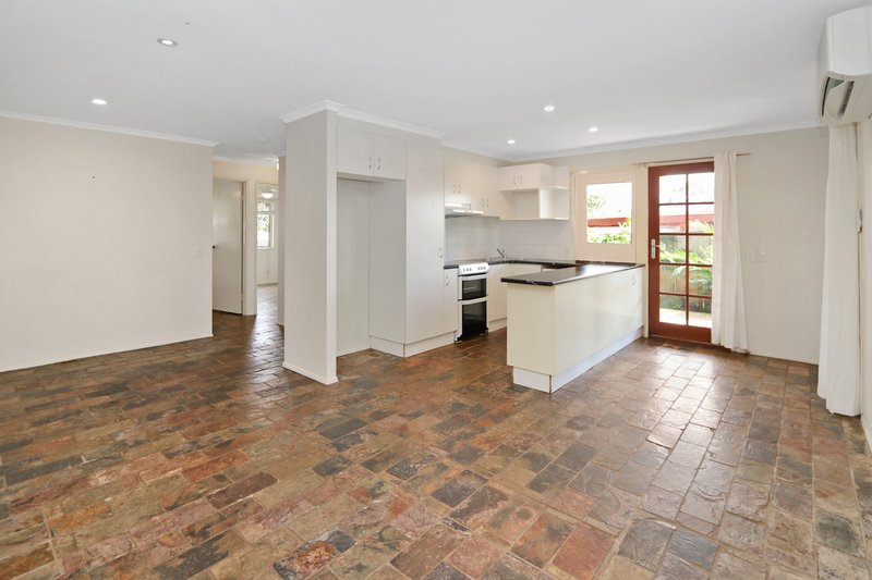 Photo - 1/8 Orkney Place, Labrador QLD 4215 - Image 4