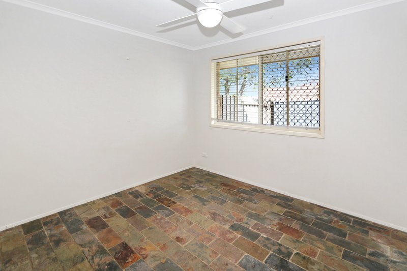 Photo - 1/8 Orkney Place, Labrador QLD 4215 - Image 5