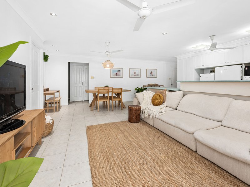 Photo - 18 Orla Court, Murrumba Downs QLD 4503 - Image 7