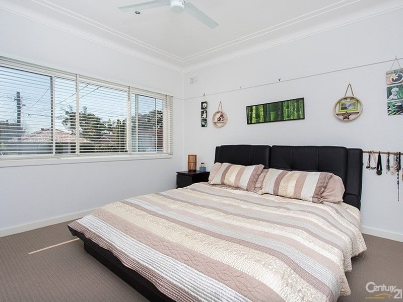 Photo - 18 Pacific Street, Caringbah South NSW 2229 - Image 6