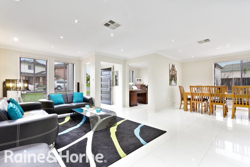 Photo - 18 Packsaddle Street, Glenwood NSW 2768 - Image 4