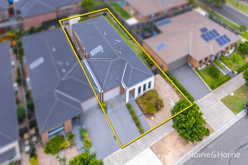 Photo - 1/8 Pads Way, Sunbury VIC 3429 - Image 12