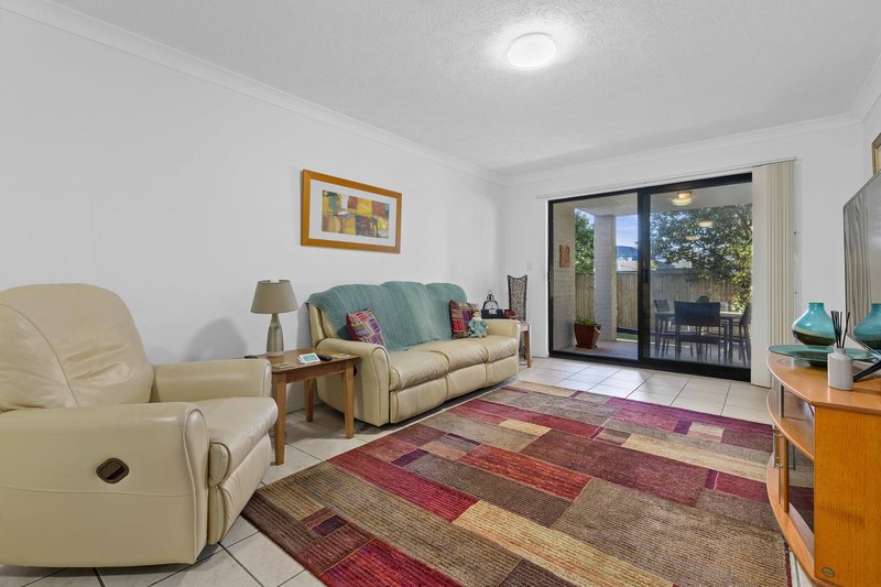 Photo - 1/8 Palmer Street, Greenslopes QLD 4120 - Image 6