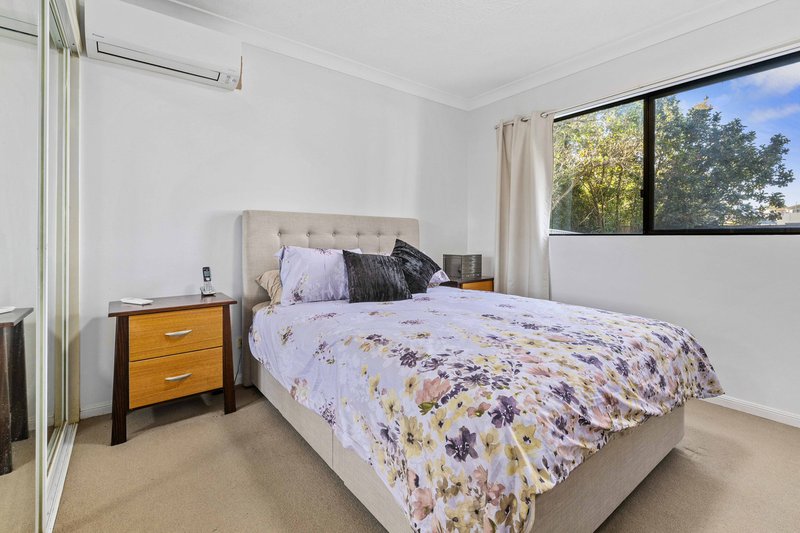 Photo - 1/8 Palmer Street, Greenslopes QLD 4120 - Image 8