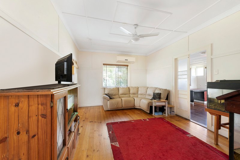 Photo - 18 Palmer Street, Millbank QLD 4670 - Image 12