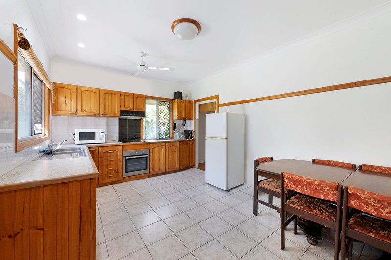 Photo - 18 Palmer Street, Millbank QLD 4670 - Image 15