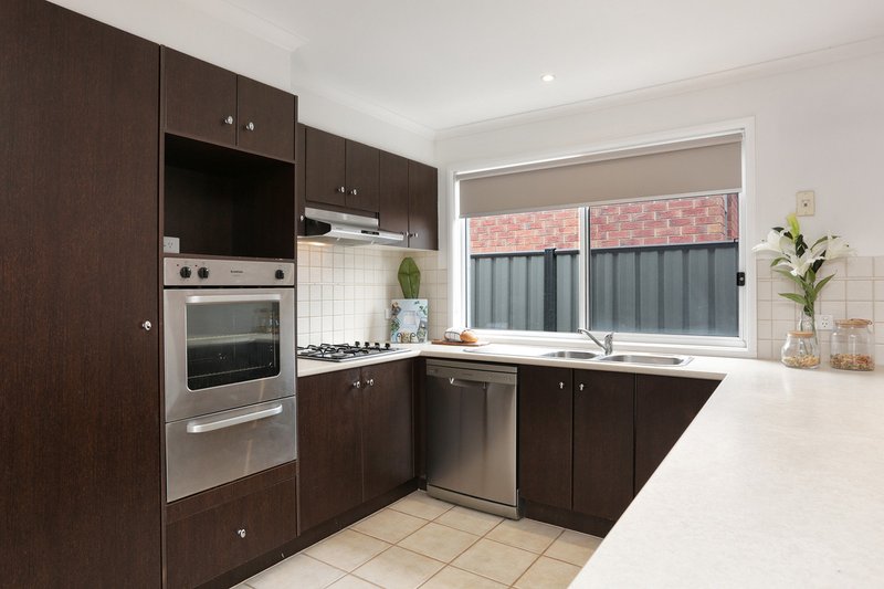 Photo - 18 Pankhurst Promenade, Point Cook VIC 3030 - Image 3