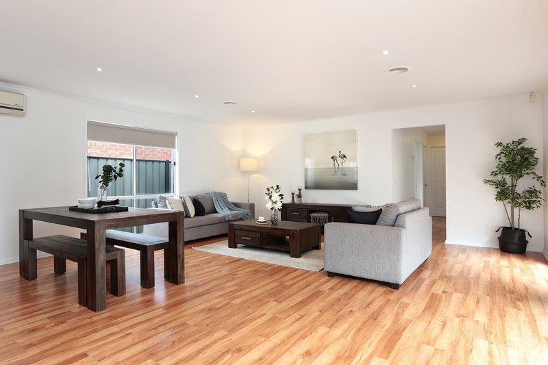 Photo - 18 Pankhurst Promenade, Point Cook VIC 3030 - Image 5