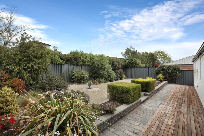 Photo - 18 Pankhurst Promenade, Point Cook VIC 3030 - Image 11