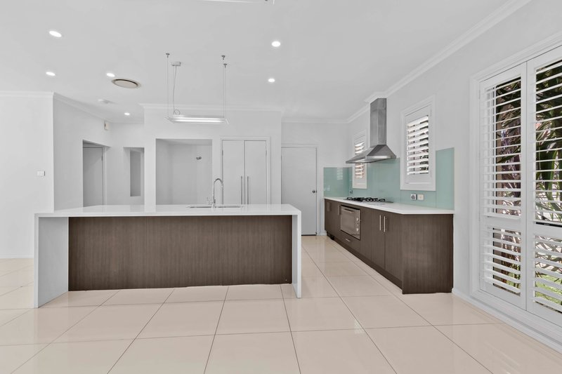 Photo - 18 Parakeet Grove, Glenmore Park NSW 2745 - Image 6