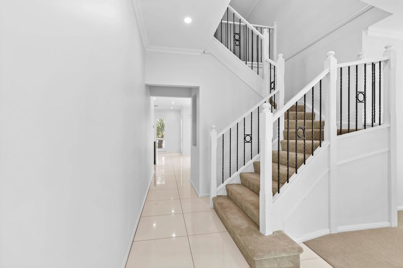 Photo - 18 Parakeet Grove, Glenmore Park NSW 2745 - Image 8