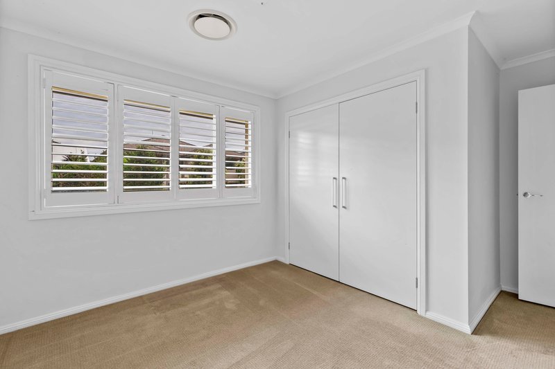 Photo - 18 Parakeet Grove, Glenmore Park NSW 2745 - Image 14