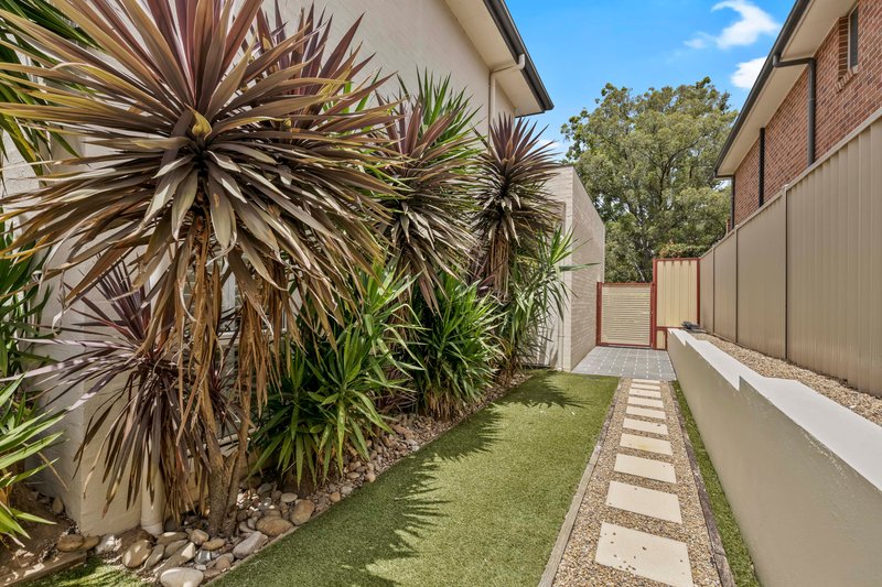 Photo - 18 Parakeet Grove, Glenmore Park NSW 2745 - Image 20