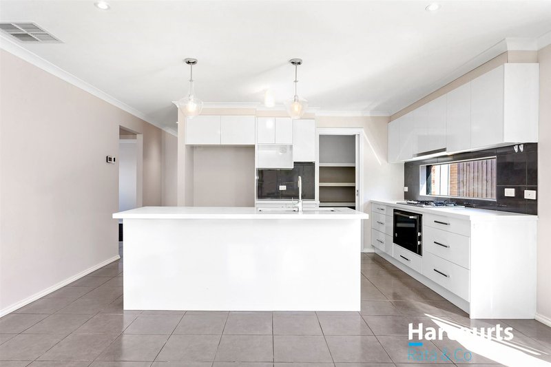 Photo - 18 Paramount Rise, Wollert VIC 3750 - Image 2