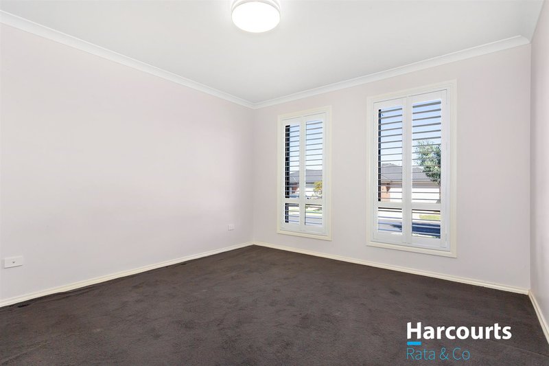 Photo - 18 Paramount Rise, Wollert VIC 3750 - Image 5