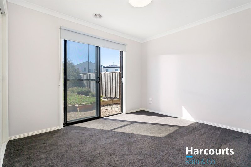 Photo - 18 Paramount Rise, Wollert VIC 3750 - Image 6