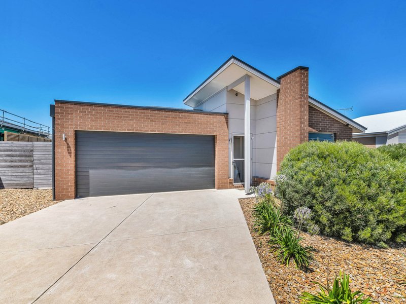 18 Pardolote Crescent, St Leonards VIC 3223