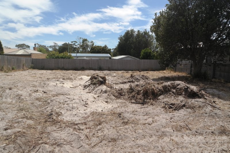 Photo - 18 Pargonee Street, Dodges Ferry TAS 7173 - Image 8