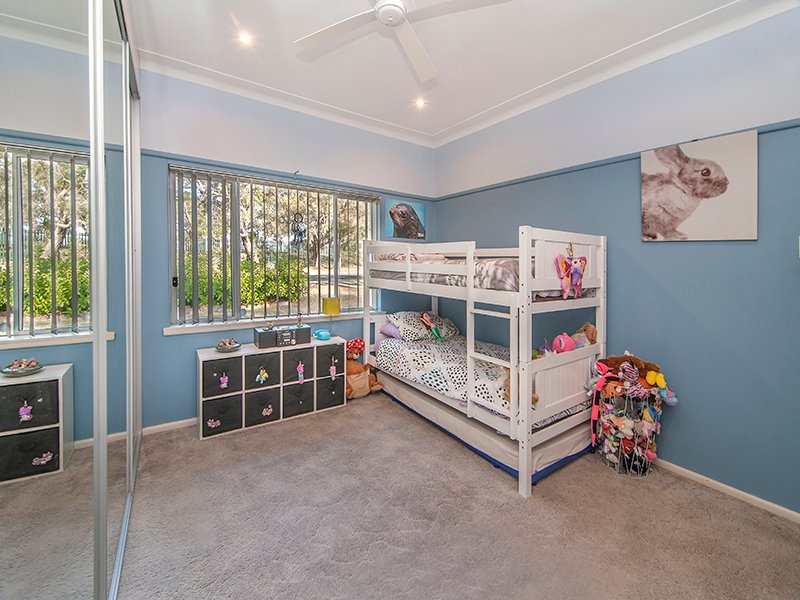 Photo - 18 Park Road, East Hills NSW 2213 - Image 6