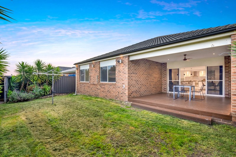 Photo - 18 Parkhaven Street, Craigieburn VIC 3064 - Image 22